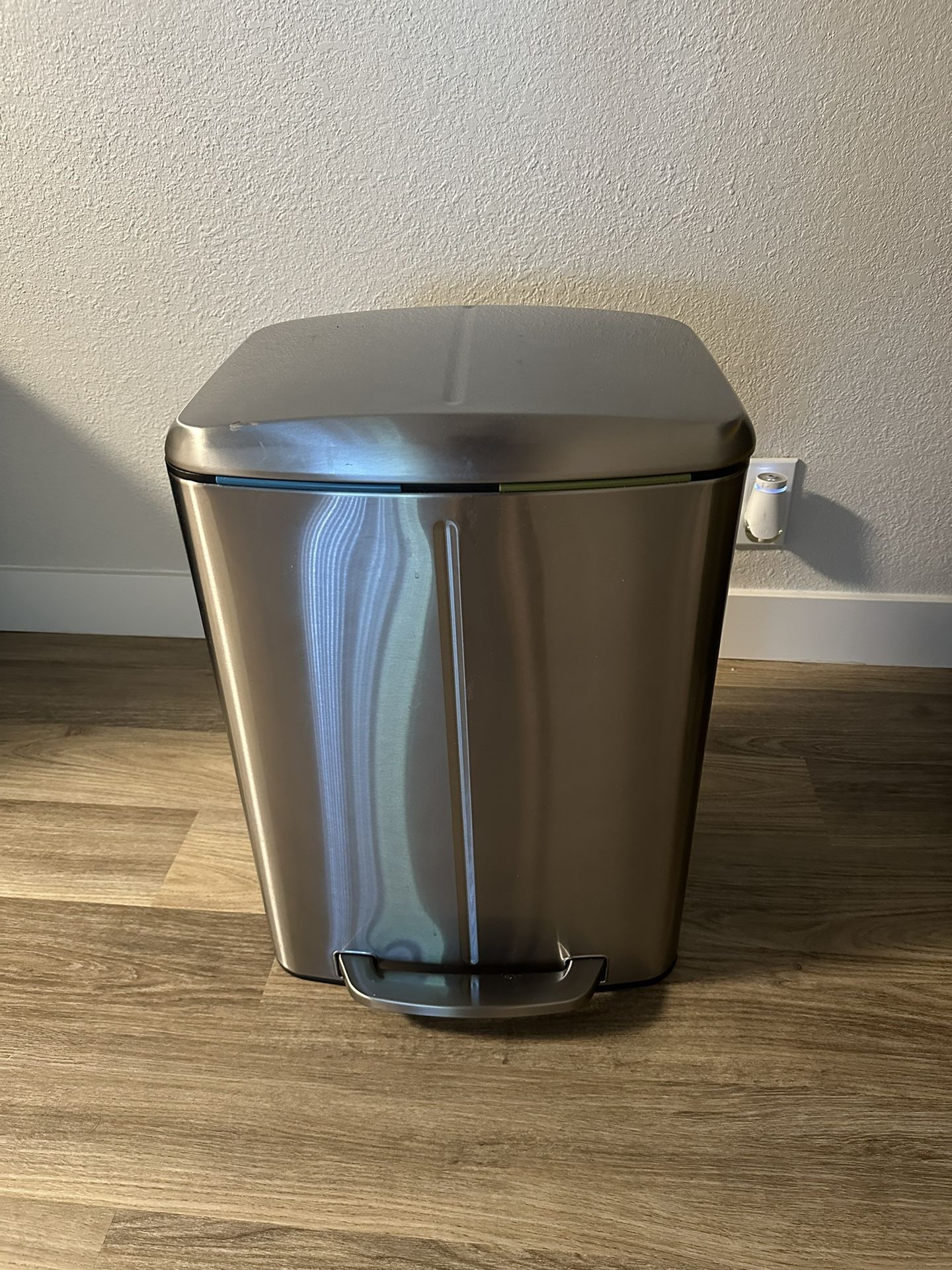 Kitchen Trash Bin