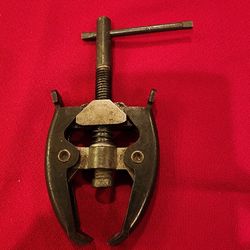Vintage battery terminal puller 