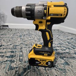 DCD996 DEWALT Hammer Drill With 5.0 Battery 