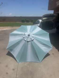 Outdoor umbrella