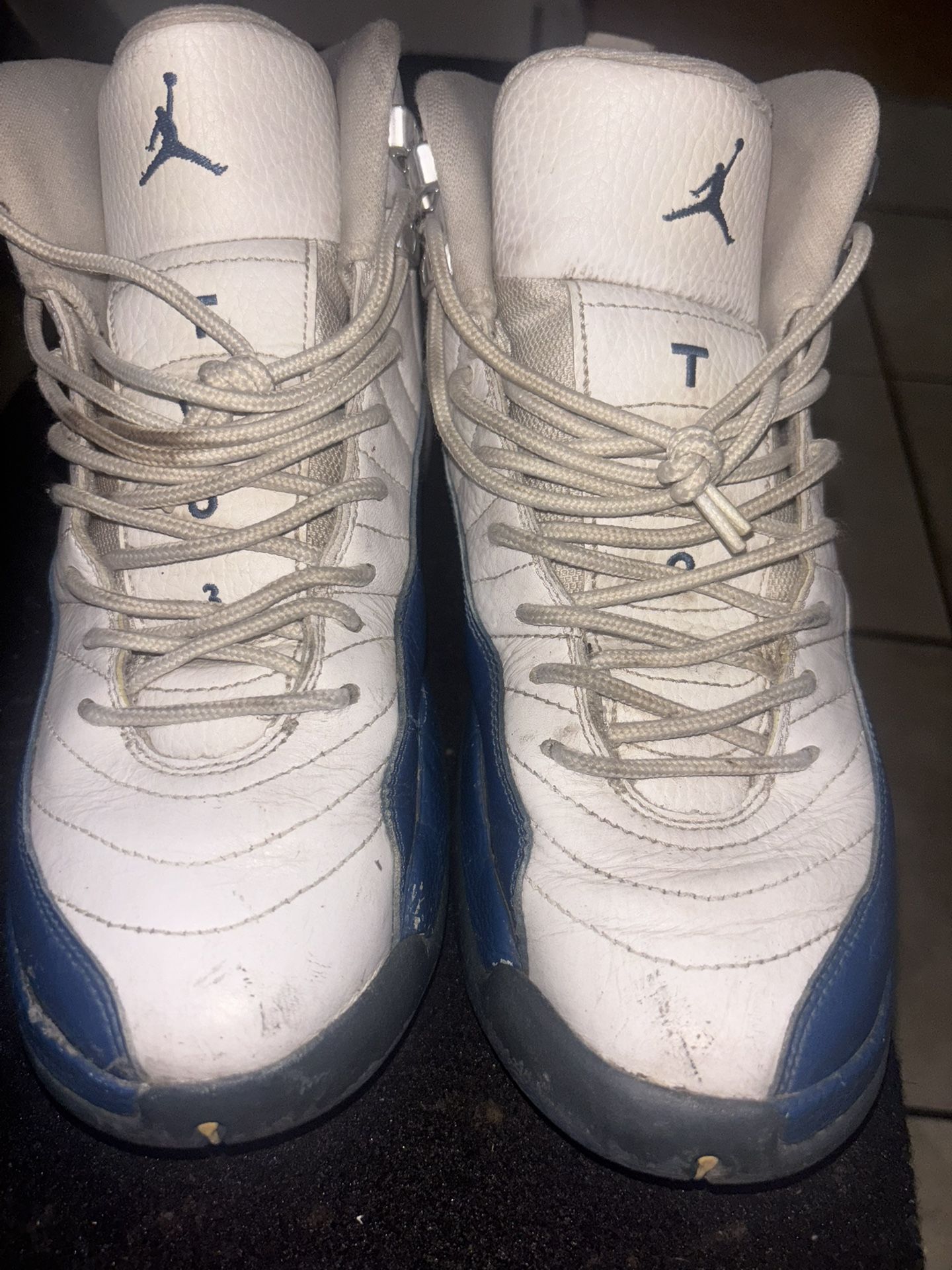 Jordan 12 Size 7y Boys