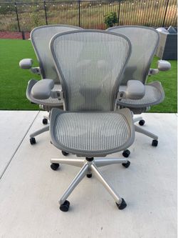 Herman Miller Aeron Classic Newer Model Size B Fully Loaded With Posture Fit Office Chair In Mineral