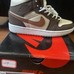 Size 6 Kids Air Jordan 1 High 