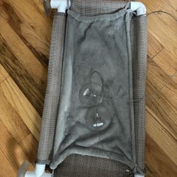 Cat bed for windows 
