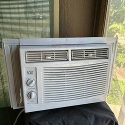 Window AC unit 
