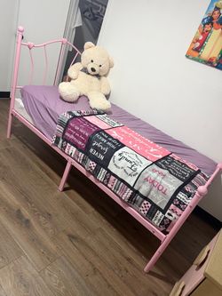 Girls Twin Bed Set & TV
