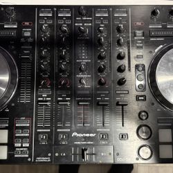 Pioneer DJ DDJ-SX controller