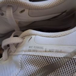 Womans Nike Size 6.5