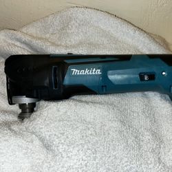 Makita 18V LXT Multi Tool (tool Only)