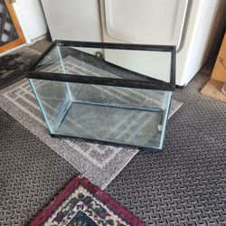 24 x 12 x 17" tall, good, sturdy aquarium/terrarium