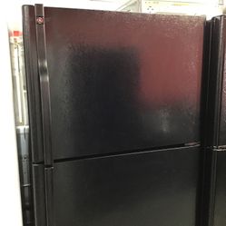 GE 18 Cu Ft Top And Bottom Fridge. 1 year Warranty 