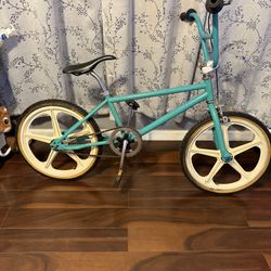 1980’s Diamond back Mike Dominguez bmx All Original 