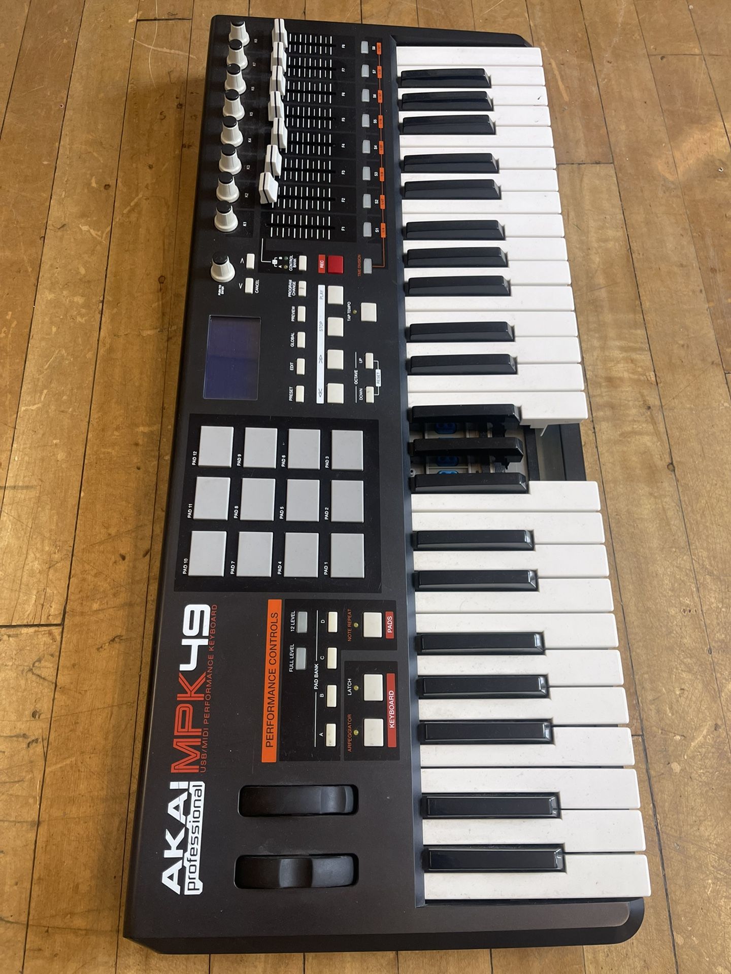 Akai MPK 49