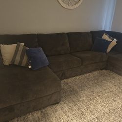 Large U-shaped sectional sofa grayish