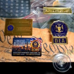 NOVELTY 3 PC NYC NYPD DEA DETECTIVE FAMILY MEMBER GOLD WINDSHIELD ORNAMENT 