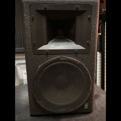 Yamaha Speaker For PA Or Studio Etc 280 Watts Max. Has Mounting Hole On Bottom 