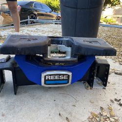 Reece Gooseneck Hitch 