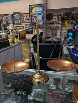 Vintage MCM Brass Balance Scale Decorative Display Justice Style Collectible