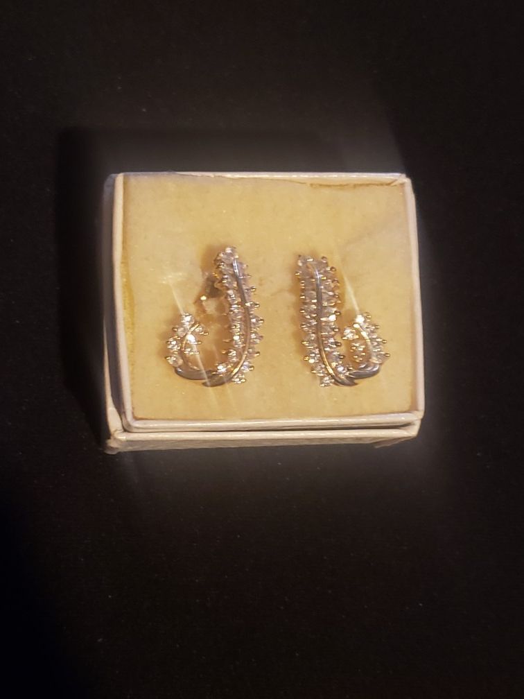 Vintage 14k GOLD and DIAMOND earrings
