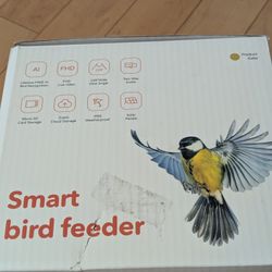 Yellow Metal Smart Bird Seed Feeder 30 oz. Bird Feeder Capacity with AI Bird Camera Solar Powered 2. 4G WiFi