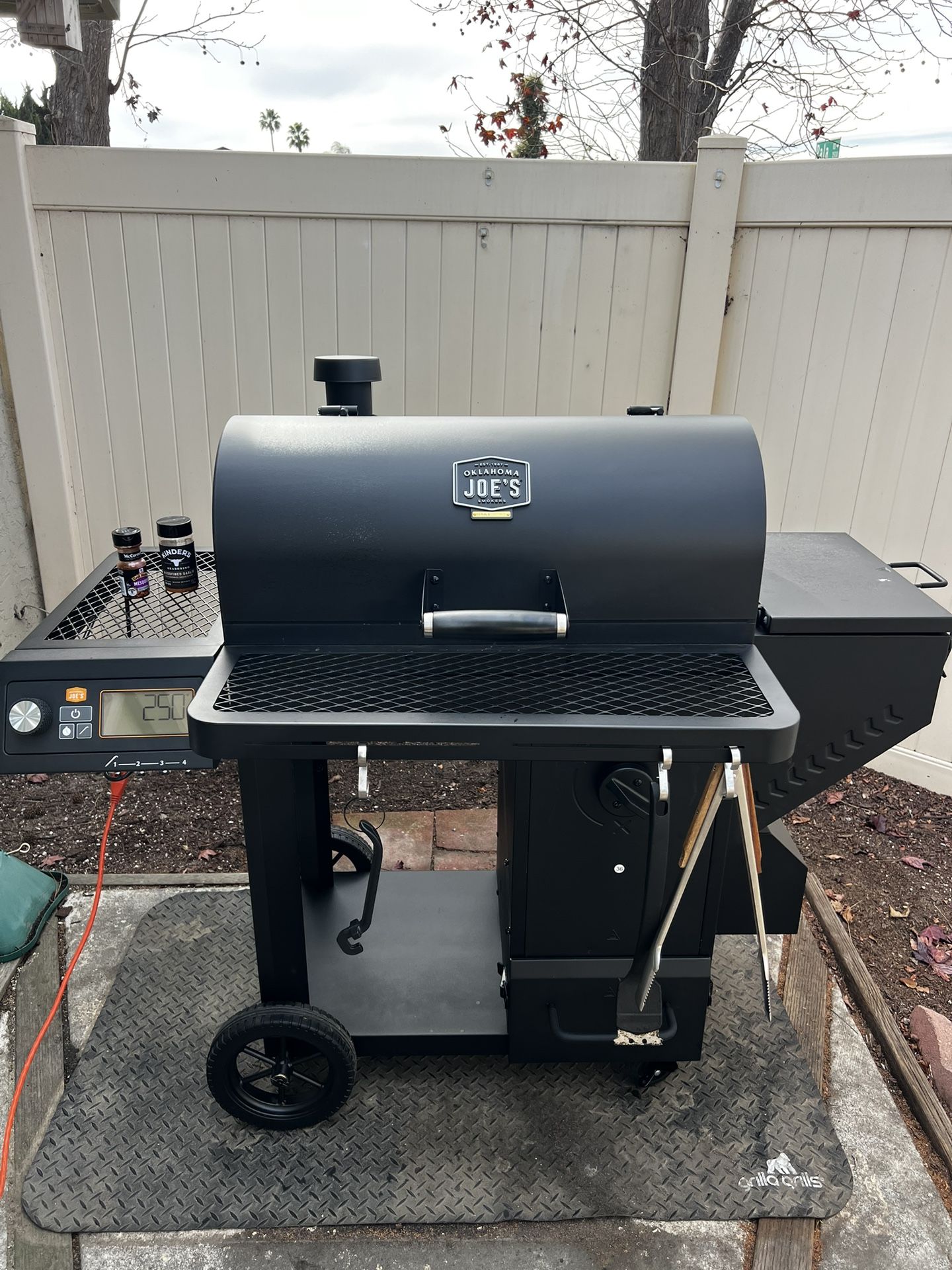 Charcoal Smoker Oklahoma Joe Smoker Ace Hardware Barbecue 44