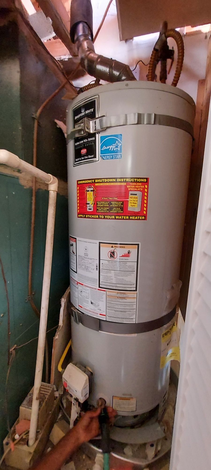 HOT Bradford white 50 gallon gas water heater - Main Image