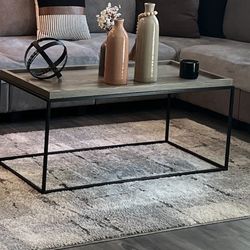 Dresser & Coffee Table 