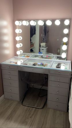 Impressions Vanity SlayStation & Mirror