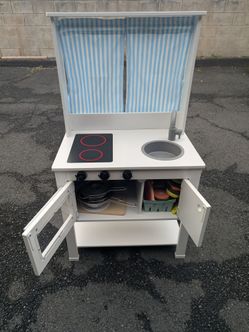 Children's Play Kitchen