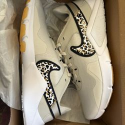 Nike Cheetah Print Running Shoes