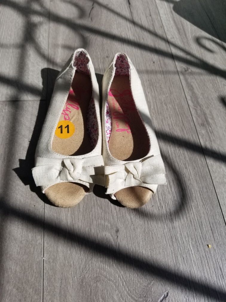 Girls flats