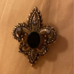 Vintage Gold  Pin With Stones On It