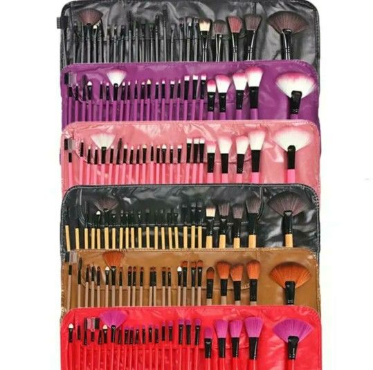 MAKEUP BRUSHES SET