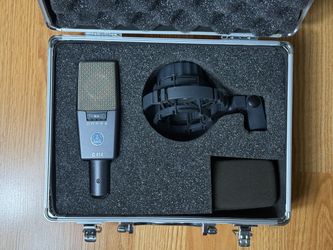AKG C414 XLS large-diaphragm condenser microphone in excellent condition