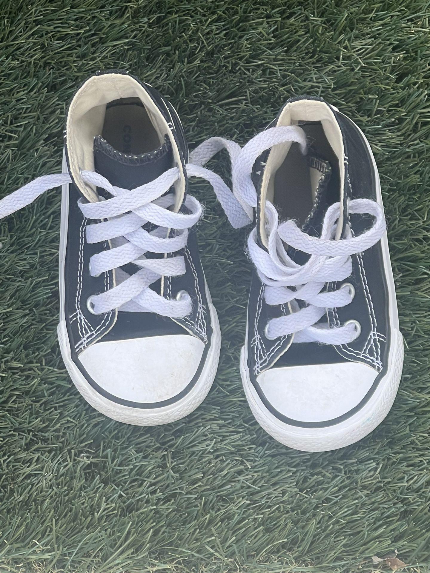 Black And White Converse 6c
