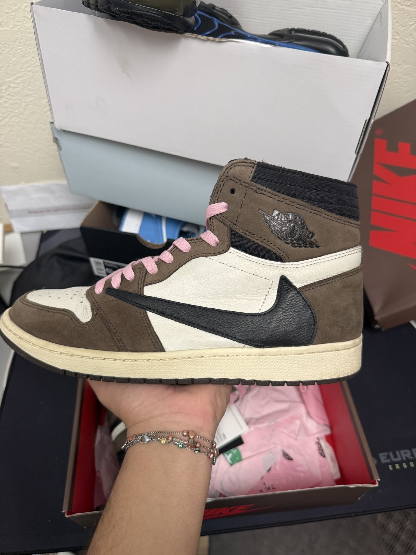Jordan 1 High Travis Scott Mocha