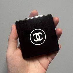 【Best Gift🎁Christmas deal🔥】Chanel makeup mirror, Brand New