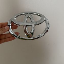 Toyota Emblem