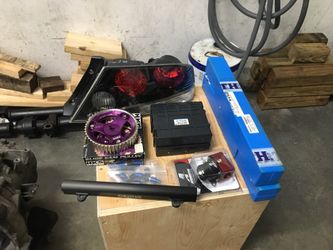 Mitsubishi evo 8 and 9 parts cams , can gear , and other parts. , let me know if you need some thing