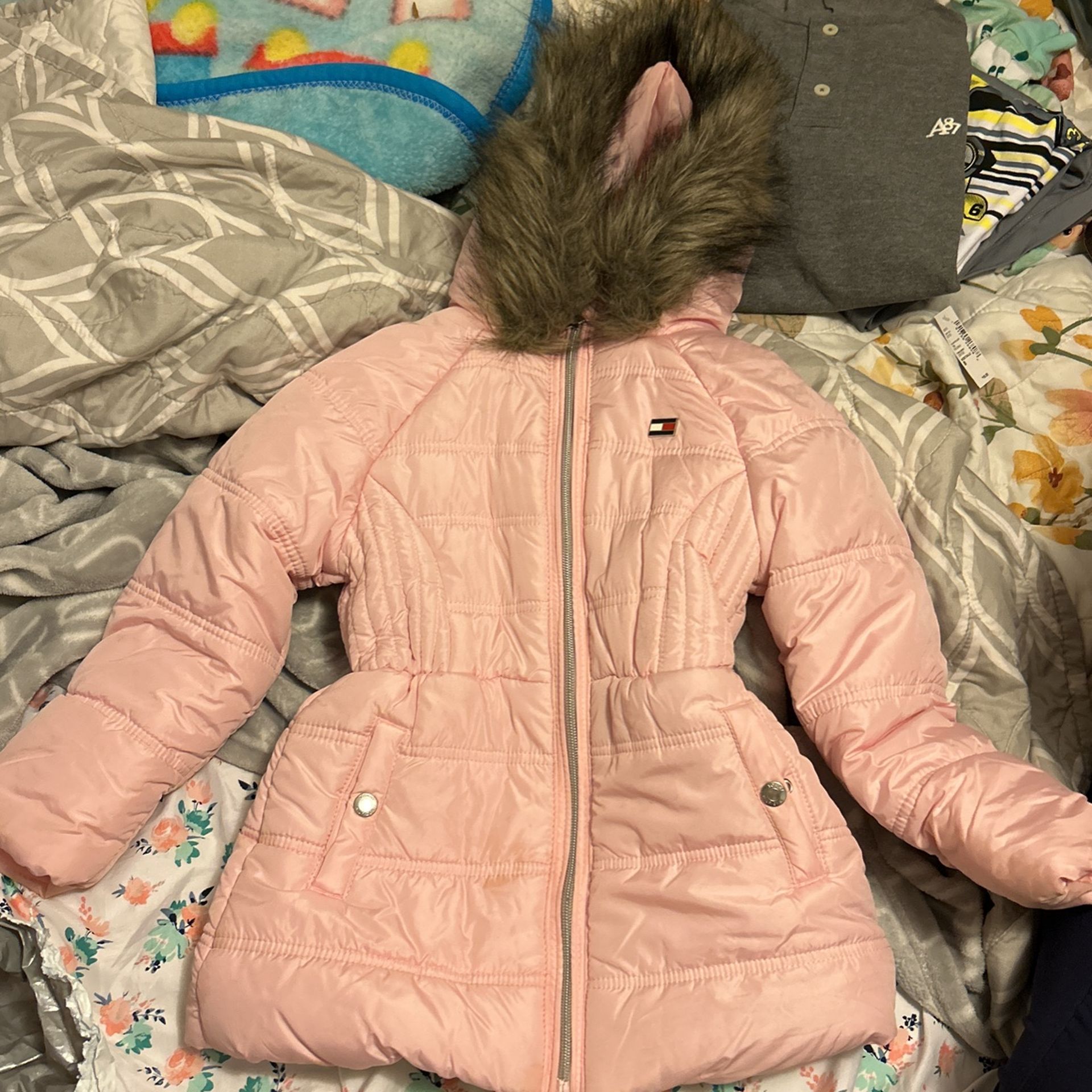 NEW Tommy Hilfiger With Tags Girls Puffer Jacket 5/6