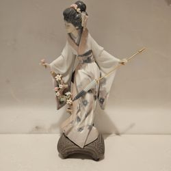 Lladro Figurine, 1451 Teruko, Japanese girl with umbrella