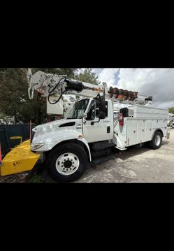 50900A2 TRUCK DIGGER INTERNATIONAL 4X2 AUTOMATIC ALTEC DM47 T R.