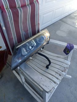 2015 Kia Optima Driver side Head Lamp Assembly Missing One Bulb Which Burn Out Don't Waste Time Going To Junkyard Got It Here Still Available Make Off