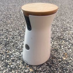 🦴 Furbo Dog Camera – Treat Dispenser – USB Cord Included
