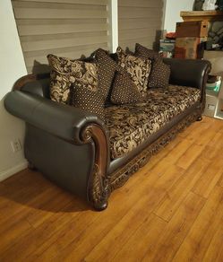 Traditional Carved Wood Trim Sofa