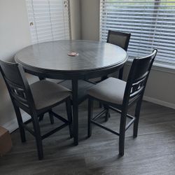 Dinning Table 