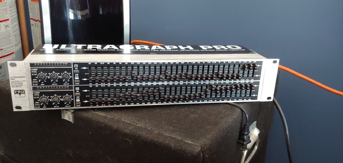 Behringer FBQ3102