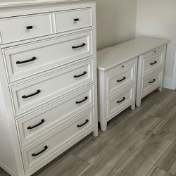 White Bedroom Set – Chest + 2 Nightstands