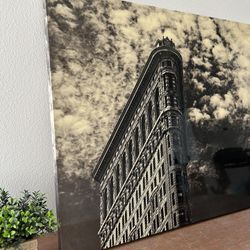 🔥 FLATIRON BUILDING CANVAS - BLACK & CREAM TONES 🤍 READY TO HANG!