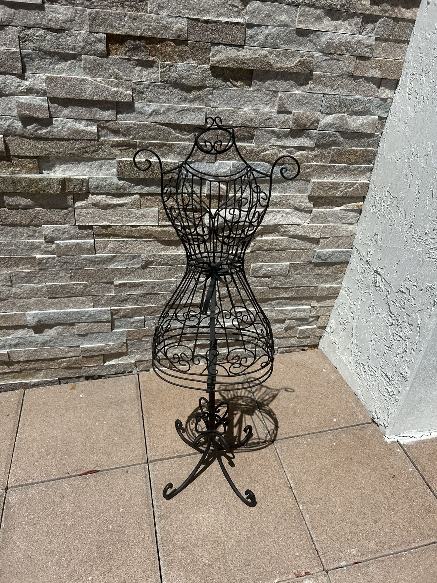 Wire Black Dress Jewelry Holder